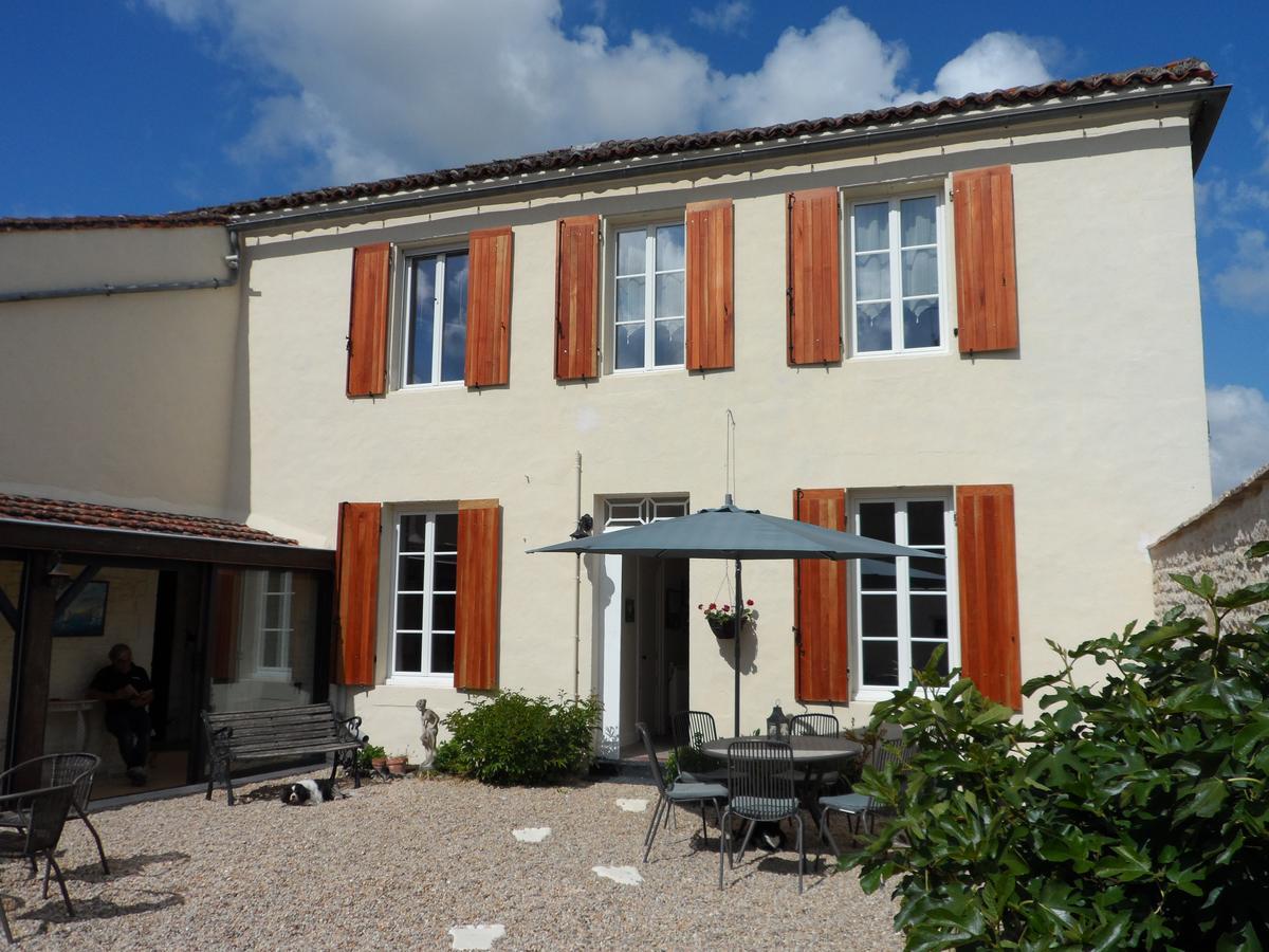 Le Tresor Cache De Siecq Bed & Breakfast Exterior photo