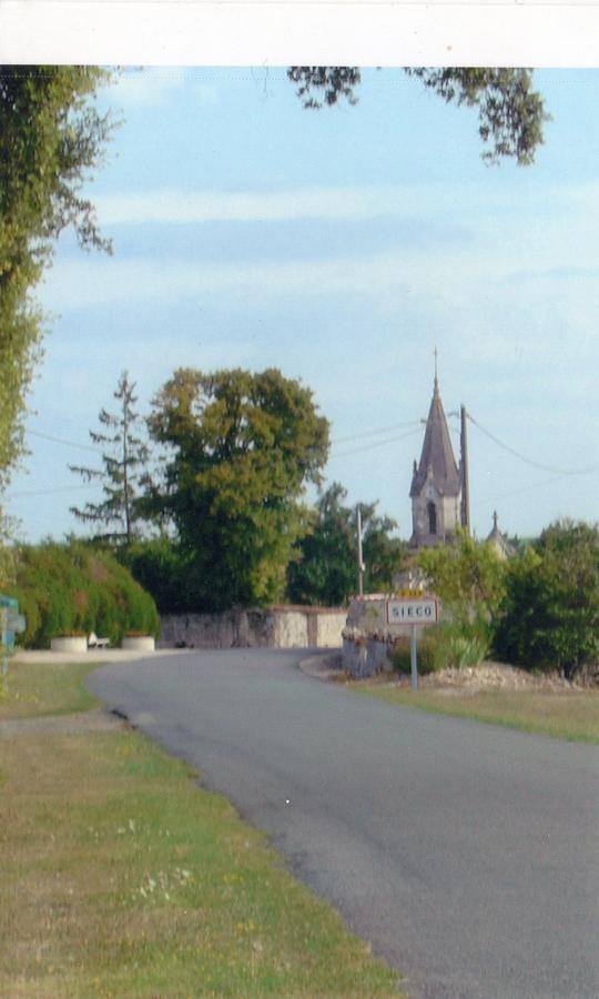 Le Tresor Cache De Siecq Bed & Breakfast Exterior photo